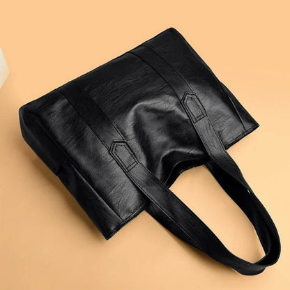 Livia’s Minimal Carry | Tote Bag
